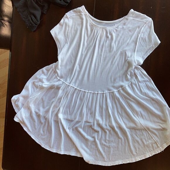 We The Free white raw edge loose top XS runs Big - Picture 16 of 16